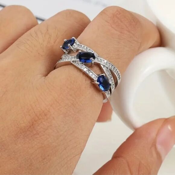 Stunning Sapphire Cubic Zirconia ring sz 7 - Picture 4 of 6